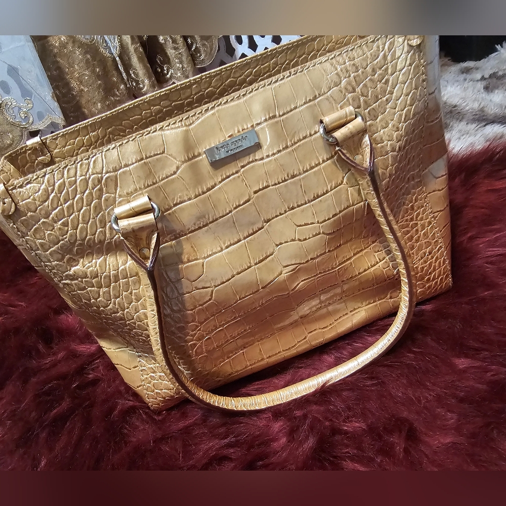 Kate Spade gold crocodile look